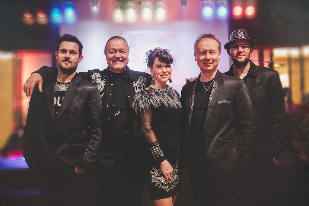 32532-image-Showband promo foto.jpg